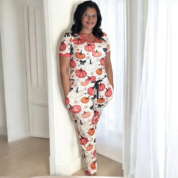 Shirley & Stone Pumpkin bow short sleeve jogger pajama set - Picture 2 of 5